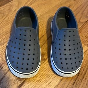 Native shoes, size c10, grey, gentle use